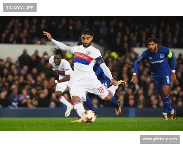 为何选择莫塔作为中场位置类型专家的三大理由分析